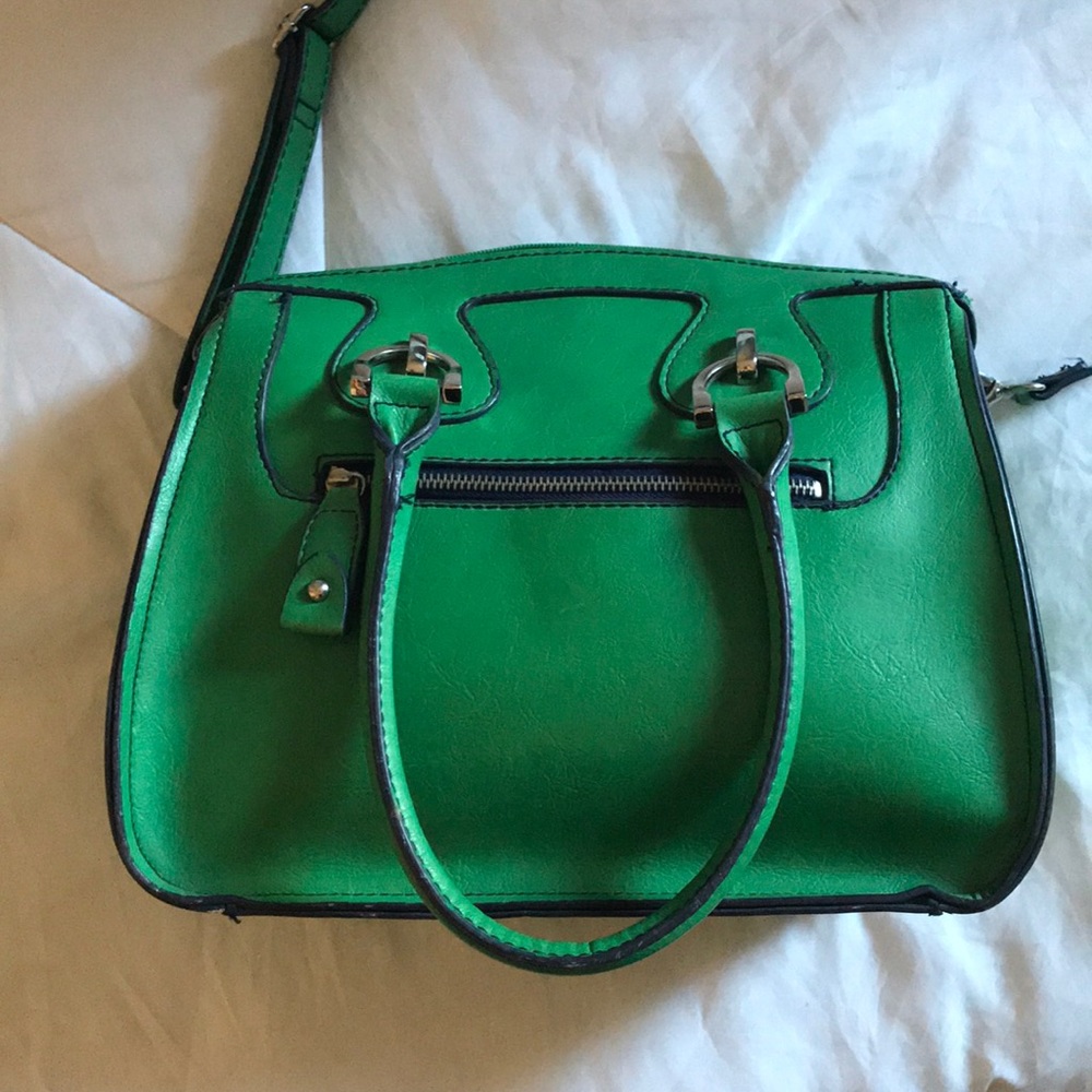 London Fog green leather purse